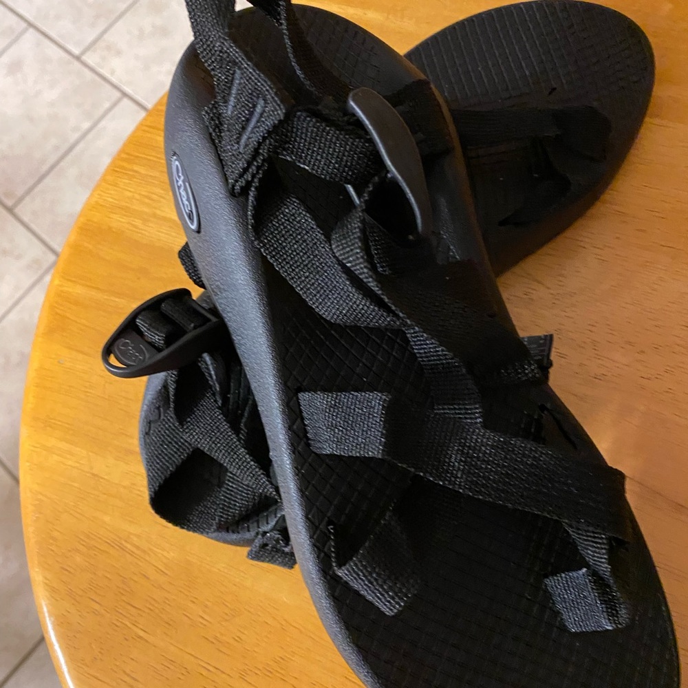 Ladies Size 9 Black Chaco Hiking Sandals